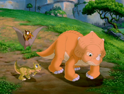 кадр из фильма Земля до начала времен - 11: Вторжение мышезавров (The Land Before Time 11: Invasion of the Tinysauruses) - 3