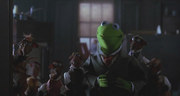 кадр из фильма Рождественская сказка Маппетов (The Muppet Christmas Carol) - 2
