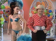 кадр из фильма Шоу Бенни Хилла (The Benny Hill Show) - 17