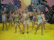 кадр из фильма Шоу Бенни Хилла (The Benny Hill Show) - 46