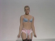 кадр из фильма Шоу Бенни Хилла (The Benny Hill Show) - 48