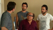 кадр из фильма В Филадельфии всегда солнечно (It's Always Sunny in Philadelphia) - 21