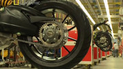 кадр из фильма Мегазаводы. Мотоцикл Ducati (Megafactories. Ducati) - 5