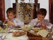 кадр из фильма Рождённые в СССР. Семилетние (Age 7 in the USSR) - 2