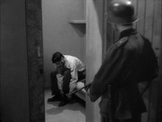 кадр из фильма Приговоренный к смерти бежал, или Дух веет, где хочет (Un condamné à mort s'est échappé ou Le vent souffle où il veut) - 2