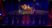 кадр из фильма Кайли 3D: Афродита (Kylie Aphrodite: Les Folies Tour 2011) - 8