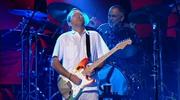 кадр из фильма Eric Clapton: One More Car, One More Rider - Live on Tour 2001 - 4