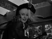 кадр из фильма Леди в поезде (Lady on a Train) - 1