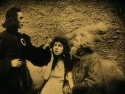 кадр из фильма Голем, как он пришел в мир (Der Golem, wie er in die Welt kam) - 5