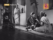 кадр из фильма Трудная роль (Bhumika: The Role) - 1