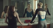 кадр из фильма В лесу (Into the Forest) - 5