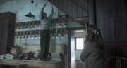кадр из фильма Маленький незнакомец (The Little Stranger) - 2