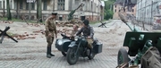 кадр из фильма На Париж - 1