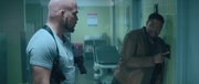 кадр из фильма Ночь в осаде (Trauma Center) - 4