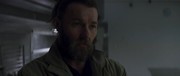 кадр из фильма Незнакомцы (The Stranger) - 1