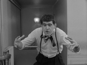 кадр из фильма Жить своей жизнью (Vivre sa vie - Film en douze tableaux) - 4