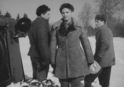 кадр из фильма Чужая родня - 3