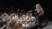 кадр из фильма Madonna - Sticky & Sweet Tour - 9