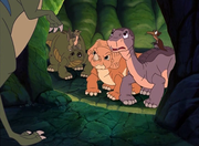 кадр из фильма Земля до начала времен 7: Камень Холодного Огня (Land Before Time 7: The Stone of Cold Fire) - 5