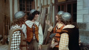 кадр из фильма Четыре мушкетера Шарло (Les Quatre Charlots Mousquetaires) - 3