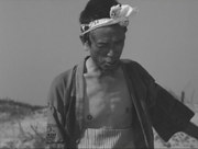 кадр из фильма Женщина в песках (Suna no onna) - 1
