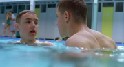 кадр из фильма Против течения (Swimming Upstream) - 2