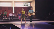 кадр из фильма Лузеры. Живой концерт в 3D (Glee: The 3D Concert Movie) - 5