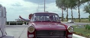 кадр из фильма Безумный Пьеро (Pierrot le fou) - 3