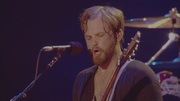 кадр из фильма Kings оf Leon - концерт в Лондоне (Kings of Leon - Live at the O2 London, England) - 3