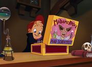 кадр из фильма Элвин и бурундуки встречают оборотня (Alvin and the Chipmunks Meet the Wolfman) - 4