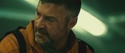 кадр из фильма Напролом (Lockout) - 2