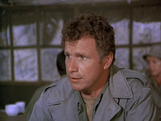 кадр из фильма Чертова служба в госпитале Мэш (M*A*S*H) - 24