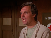 кадр из фильма Чертова служба в госпитале Мэш (M*A*S*H) - 47