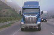 кадр из фильма Мегазаводы. Петербилт (Megafactories. Peterbilt) - 8