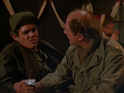 кадр из фильма Чертова служба в госпитале Мэш (M*A*S*H) - 89