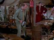 кадр из фильма Чертова служба в госпитале Мэш (M*A*S*H) - 95