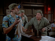 кадр из фильма Чертова служба в госпитале Мэш (M*A*S*H) - 109