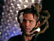 кадр из фильма Далеко во Вселенной (Farscape) - 27