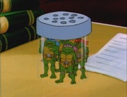 кадр из фильма Черепашки мутанты ниндзя (Teenage Mutant Ninja Turtles) - 15