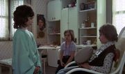 кадр из фильма Выкорми ворона (Cría cuervos) - 6