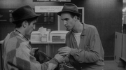 кадр из фильма Более странно, чем в раю (Stranger Than Paradise) - 10