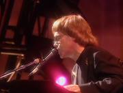 кадр из фильма Elton John - Live in Barcelona - 7