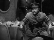 кадр из фильма Смерть генерала на рассвете (The General Died at Dawn) - 3