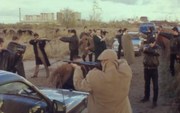 кадр из фильма Тело будет предано земле, а старший мичман будет петь - 8