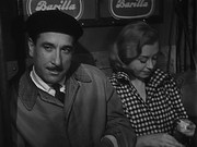 кадр из фильма Огни варьете (Luci del varietà) - 10