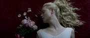 кадр из фильма Неоновый демон (The Neon Demon) - 2