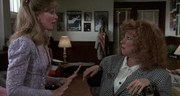 кадр из фильма Неприличное везение (Outrageous Fortune) - 1
