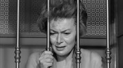 кадр из фильма Женщина в клетке (Lady in a Cage) - 1
