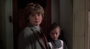 кадр из фильма Кто прикончил тетушку Ру? (Whoever Slew Auntie Roo?) - 1