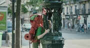 кадр из фильма Чудеса в Париже (Paris pieds nus) - 2